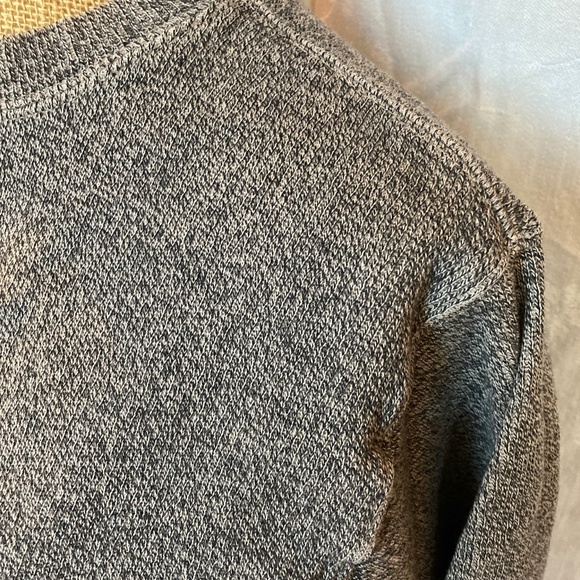Eddie Bauer gender neutral sweater sweatshirt, small, black and tan weave. - Picture 7 of 11
